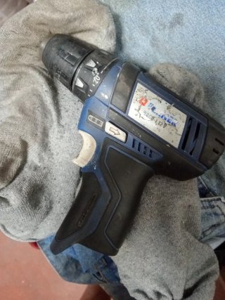 Taladro Atornillador Berner 12V   juego de puntas