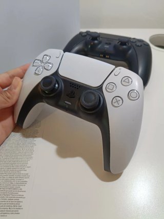 PS5 lector de discos 825gb + 2 mandos + 3 Juegos