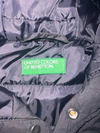 Cazadora niño Benetton negra con capucha