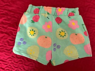 Pantalones cortos con estampado de frutas