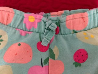 Pantalones cortos con estampado de frutas