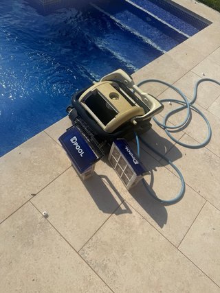 Robot Limpiafondos DPOOL Piscina