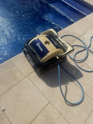 Robot Limpiafondos DPOOL Piscina