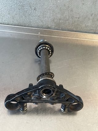 Tija inferior Yamaha YBR125 2005