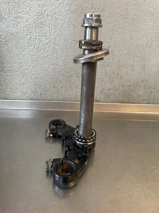 Tija inferior Yamaha YBR125 2005
