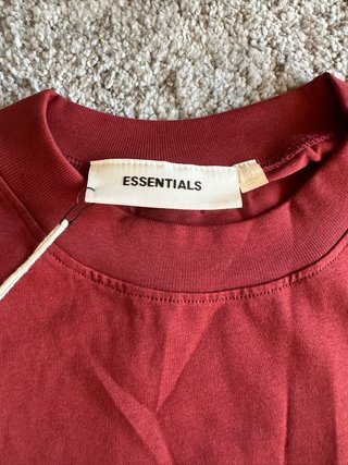 Conjunto Essentials Fear of God Rojo