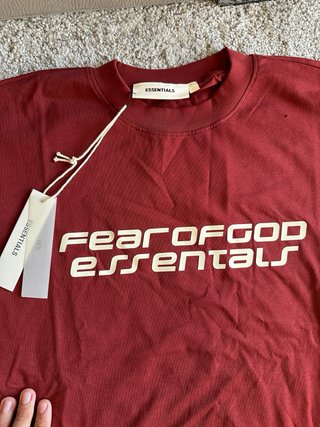 Conjunto Essentials Fear of God Rojo
