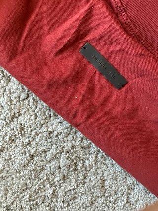 Conjunto Essentials Fear of God Rojo