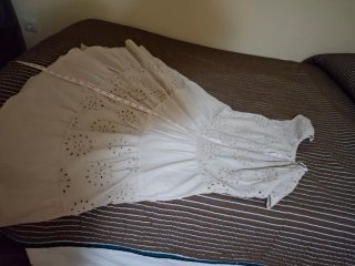 Vestido beige bordado