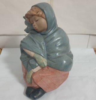 Marco Giner. Figura de cerámica “Niña durmiendo” h