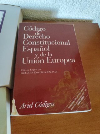 Libros de Derecho y leyes