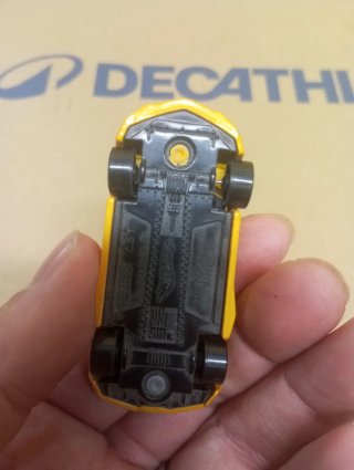 Coche Hot Wheels Amarillo