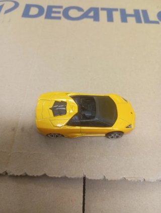 Coche Hot Wheels Amarillo