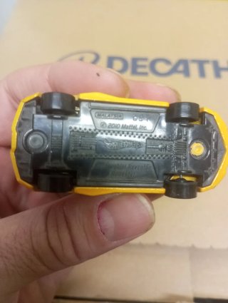 Coche Hot Wheels Amarillo
