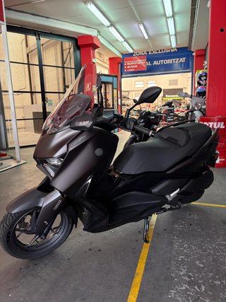 YAMAHA XMAX 300 TECH MAX 2025