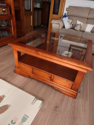 Mesa de centro de madera y cristal