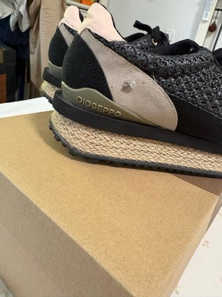 Zapatillas Gioseppo caladas piel y esparto T41
