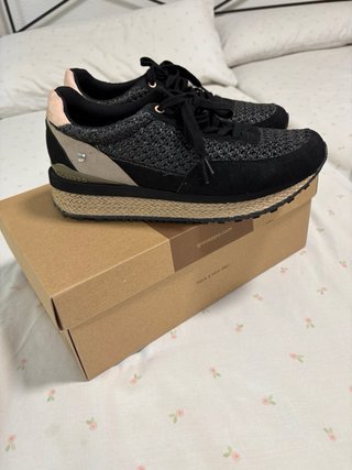 Zapatillas Gioseppo caladas piel y esparto T41