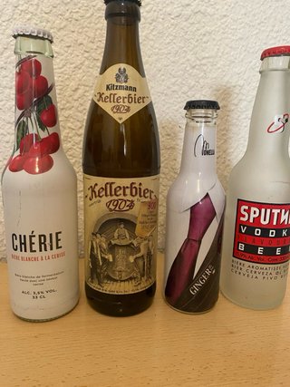 Bottiglie vuote per collezionisti