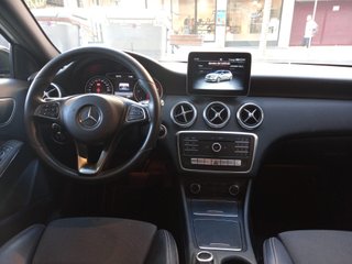 Mercedes-Benz Clase A 200 AMG Line 2018