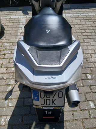 Daelim S3 125 Maxi Scooter Negra y Blanca