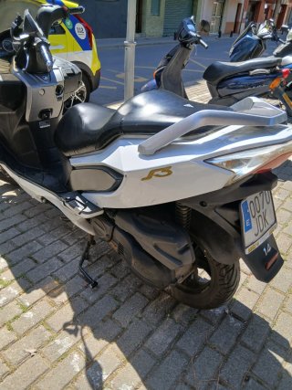 Daelim S3 125 Maxi Scooter Negra y Blanca