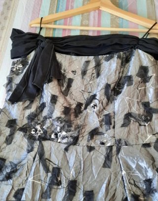 Vestido de fiesta/ceremonia gris y negro