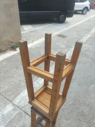 Taburetes de madera antiguos