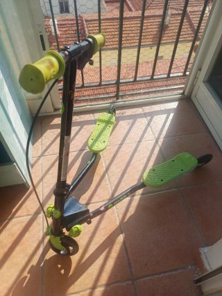 Patinete infantil para hacer curvas
