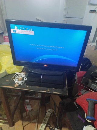 Ps4 (PlayStation 4) 500GB con cables