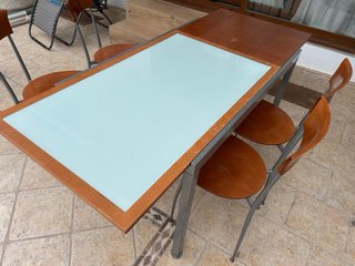 Mesa extensible + 4 sillas