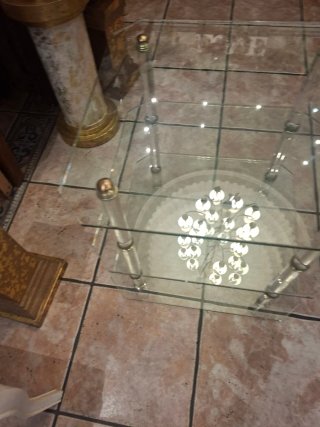 Mesa de centro cristal y metal dorado