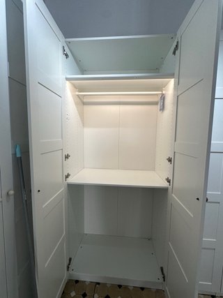 Vestidor Armarios PAX IKEA con luz LED