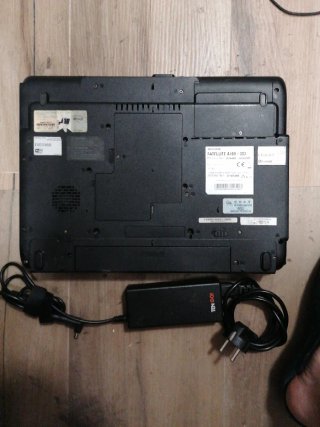 Portátil Toshiba Satellite A100-383