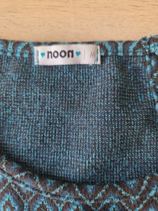 Top Noon azul y negro
