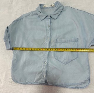 Camisa Zara Talla XS bordado en espalda