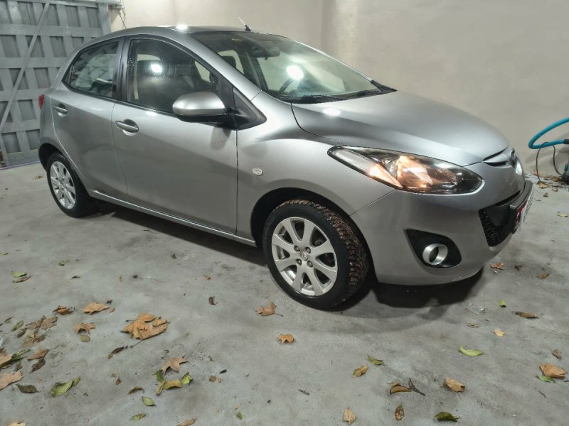 Mazda 2 2012 - foto 1