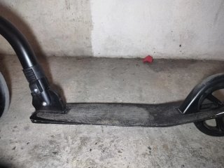 Patinete negro  , SOLO EFECTIVO