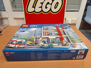 LEGO 60204 CITY HOSPITAL (2018)