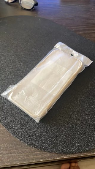 Funda iPhone 13 pro Beige