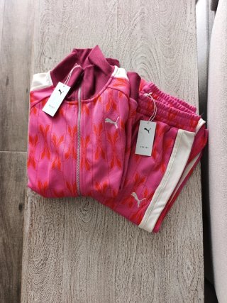 Pantalón chándal Puma.