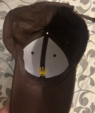 Berretto unisex marrone con corona