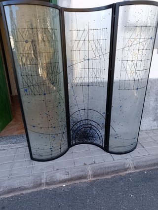 Biombo de cristal decorado