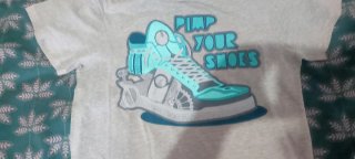 Camiseta Gris con Zapatilla Teal