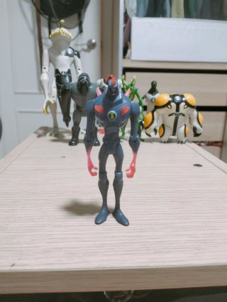Figura Ben 10 Chromestone