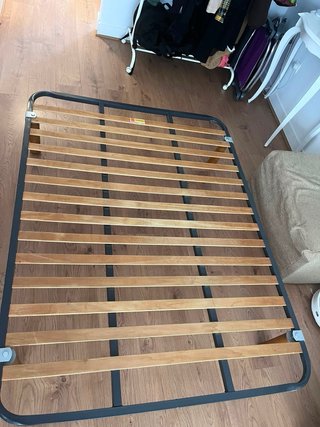 Somier 135x190cm con patas madera nuevo