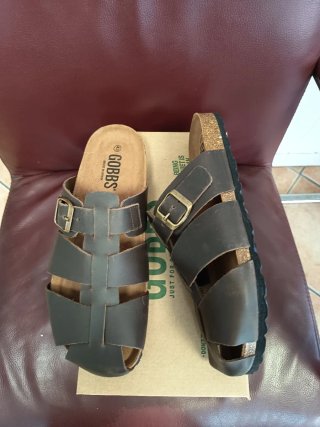 Sandalias de piel marrón Talla 43
