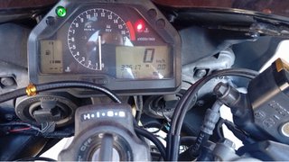 Moto Deportiva Negra y Gris