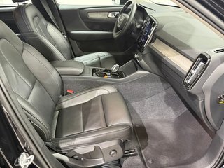 Volvo XC40 2.0 B4 MILD-HYBRID AWD INSCRIPTION