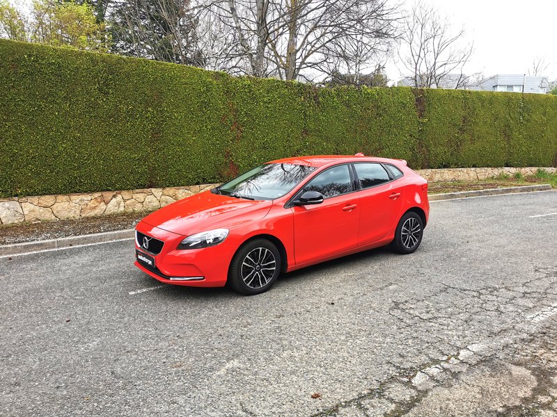 VOLVO V40 2.0 D3 150cv MOMENTUM . AUTOMATICO - foto 1